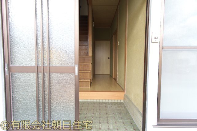 堀原アパートの玄関