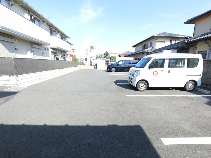 フローラの駐車場