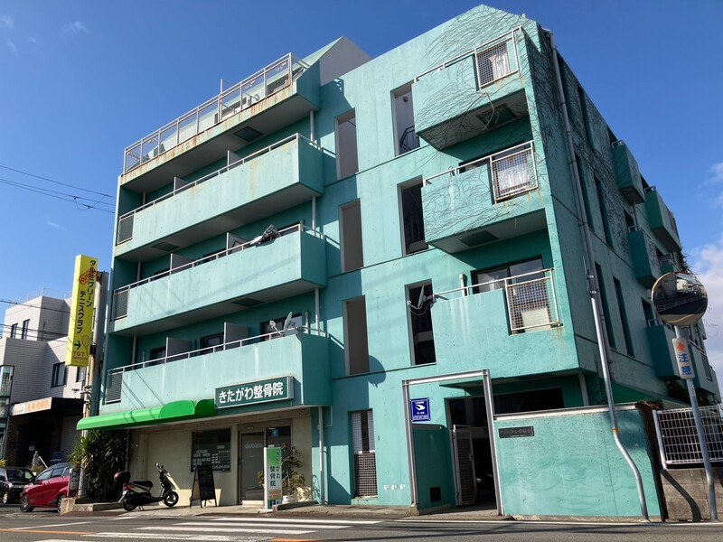 ヴィークル学院前の外観
