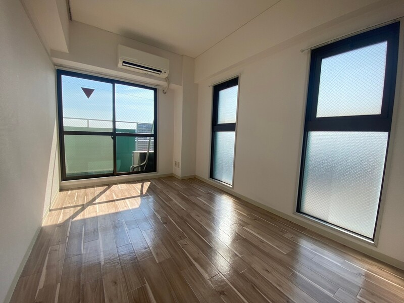 ヴィークル学院前の居間・リビング