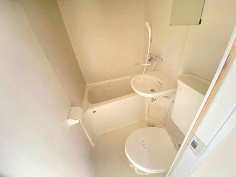 ヴィークル学院前の浴室