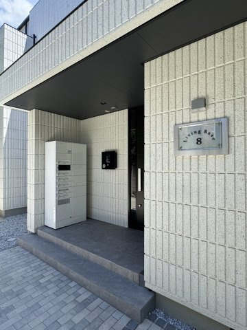 Ｌｉｖｉｎｇ　Ｂａｓｅ　８のエントランス|★オートロック付きのエントランス★