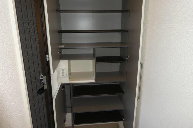 うぐいす館の内装|シューズボックス