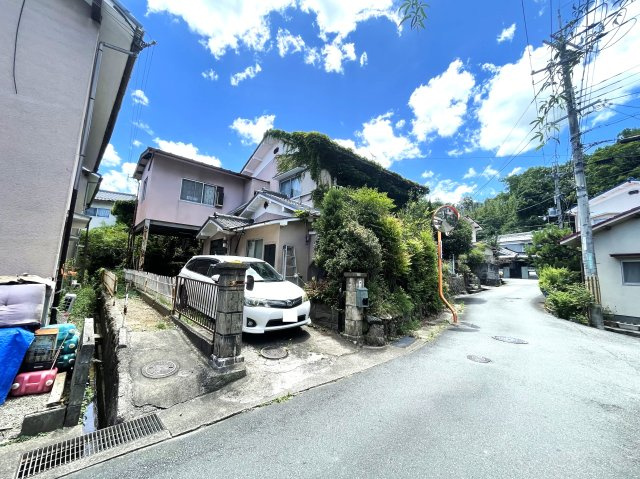 ◆５１坪の建築条件無し売土地◆間口広々約１３ｍ◆亀岡ICまで車で約５分◆亀岡市下矢田町１丁目