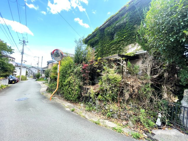 ◆５１坪の建築条件無し売土地◆間口広々約１３ｍ◆亀岡ICまで車で約５分◆亀岡市下矢田町１丁目の外観|現地(令和７年７月撮影)