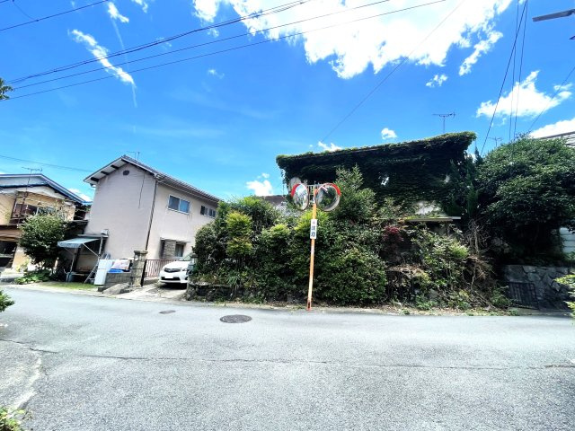 ◆５１坪の建築条件無し売土地◆間口広々約１３ｍ◆亀岡ICまで車で約５分◆亀岡市下矢田町１丁目の外観|現地(令和７年７月撮影)