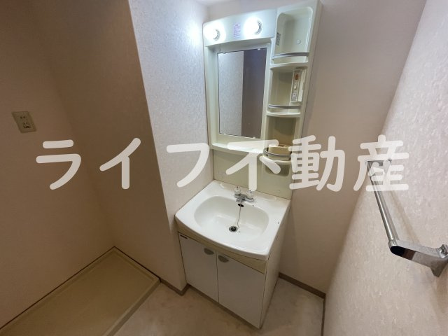 アルザス石切の独立洗面台|独立洗面台あり、毎朝おしゃれに忙しい女性の方におすすめです