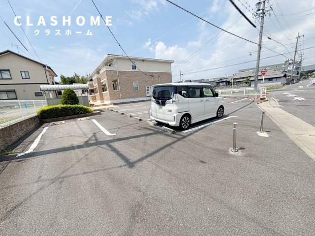 ロイヤル本郷Ⅰ　　刈谷市近郊の賃貸はクラスホーム刈谷店の駐車場