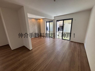 【居間・リビング】 | 神戸市垂水区神陵台5丁目　新築戸建1号棟　仲介手数料無料！ | ゆったりとした居間です
