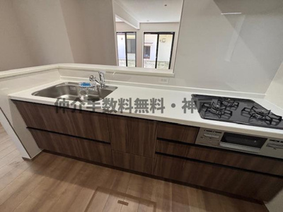 【キッチン】 | 神戸市垂水区神陵台5丁目　新築戸建1号棟　仲介手数料無料！ | 使いやすいキッチンです