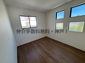 【洋室】 | 神戸市垂水区神陵台5丁目　新築戸建1号棟　仲介手数料無料！ | 使い勝手のいい洋室です