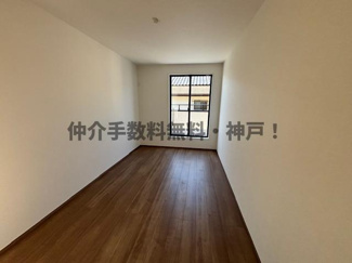 【洋室】 | 神戸市垂水区神陵台5丁目　新築戸建1号棟　仲介手数料無料！ | 落ち着いた色調の洋室です