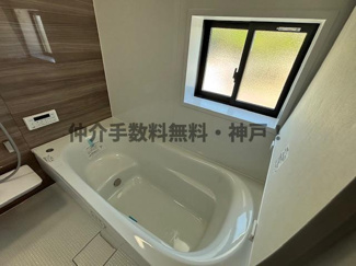 【浴室】 | 神戸市垂水区神陵台5丁目　新築戸建1号棟　仲介手数料無料！ | ゆったり過ごせるお風呂です