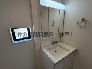 【独立洗面台】 | 神戸市垂水区神陵台5丁目　新築戸建1号棟　仲介手数料無料！ | 独立洗面化粧台付き
