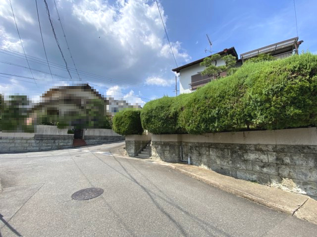 【価格改定】長岡京市粟生梶ケ前・粟生田内の前面道路含む現地写真|実際にお越しいただければ、周辺の生活環境についてもあわせてご案内可能です。