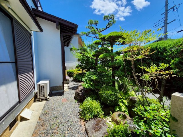 【価格改定】長岡京市粟生梶ケ前・粟生田内のその他|現況：庭の様子