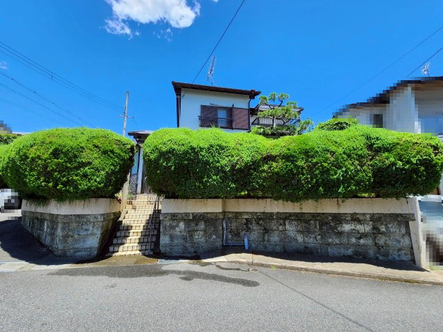 【価格改定】長岡京市粟生梶ケ前・粟生田内の外観|現況：上物がございます。