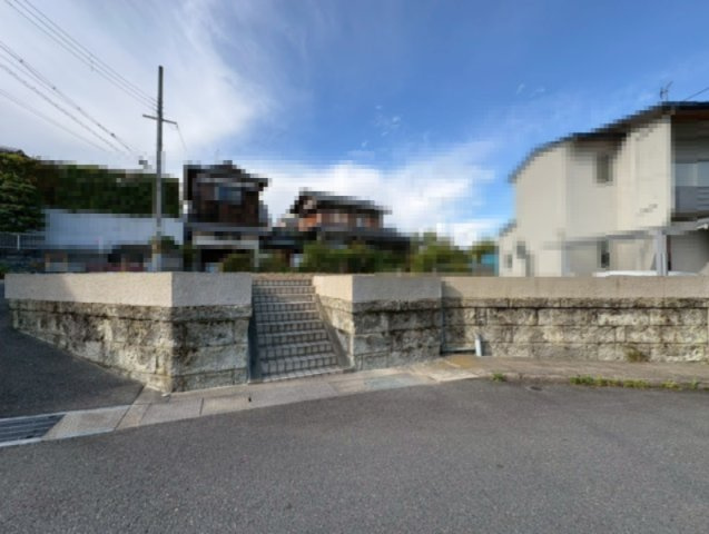 【価格改定】長岡京市粟生梶ケ前・粟生田内の外観|南西角地！
たっぷりの陽光と心地よい風が通り抜ける、快適な住環境です♪