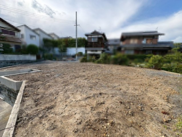 【価格改定】長岡京市粟生梶ケ前・粟生田内の外観|2方向道路に面した南西角地。
ゆとりと開放感が魅力！