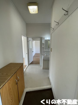 【玄関】 | ヴィラナリー今治3号棟 | きれいな玄関です