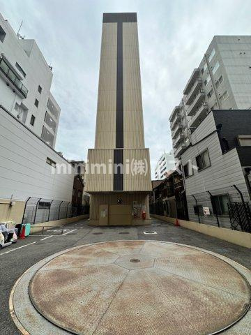 アルグラッド・ザ・タワー心斎橋の駐車場