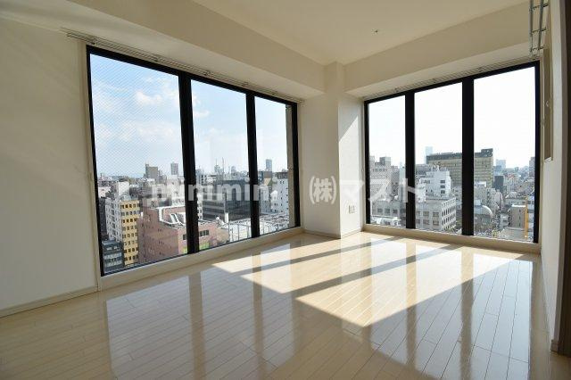 アルグラッド・ザ・タワー心斎橋の居間・リビング