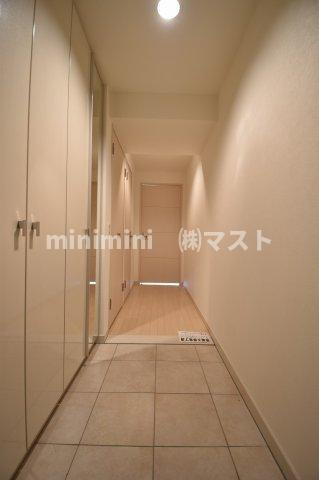 アルグラッド・ザ・タワー心斎橋の玄関