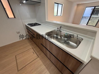 【キッチン】 | 神戸市垂水区神陵台5丁目　新築戸建2号棟　仲介手数料無料！ | 使いやすいキッチンです