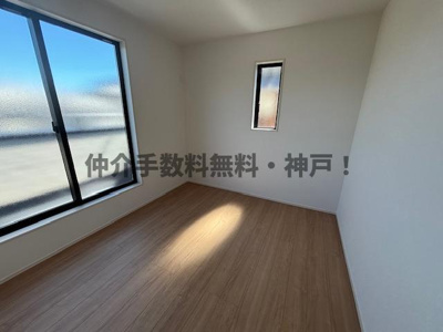 【洋室】 | 神戸市垂水区神陵台5丁目　新築戸建2号棟　仲介手数料無料！ | きれいな洋室です