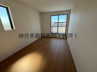 【洋室】 | 神戸市垂水区神陵台5丁目　新築戸建2号棟　仲介手数料無料！ | 使い勝手のいい洋室です