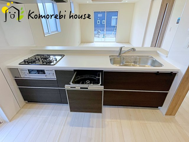 白岡市新白岡8丁目　新築一戸建て　ブルーミングガーデン　04のキッチン|11/10　撮影済み