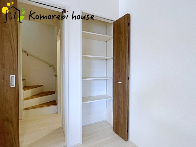 白岡市新白岡8丁目　新築一戸建て　ブルーミングガーデン　04の収納|11/10　撮影済み