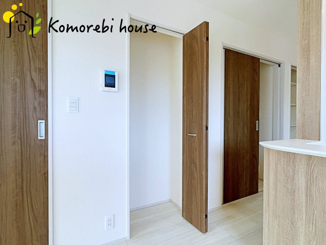 白岡市新白岡8丁目　新築一戸建て　ブルーミングガーデン　04の収納|11/10　撮影済み