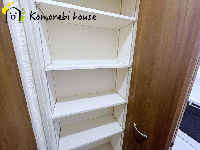白岡市新白岡8丁目　新築一戸建て　ブルーミングガーデン　04の収納|11/10　撮影済み