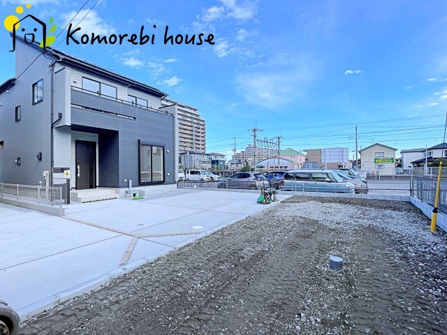 白岡市新白岡8丁目　新築一戸建て　ブルーミングガーデン　04の前面道路含む現地写真|11/10　撮影済み