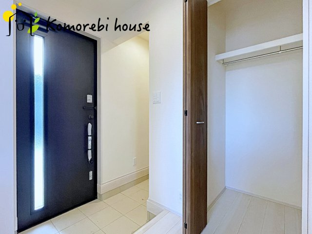 白岡市新白岡8丁目　新築一戸建て　ブルーミングガーデン　04の玄関|11/10　撮影済み