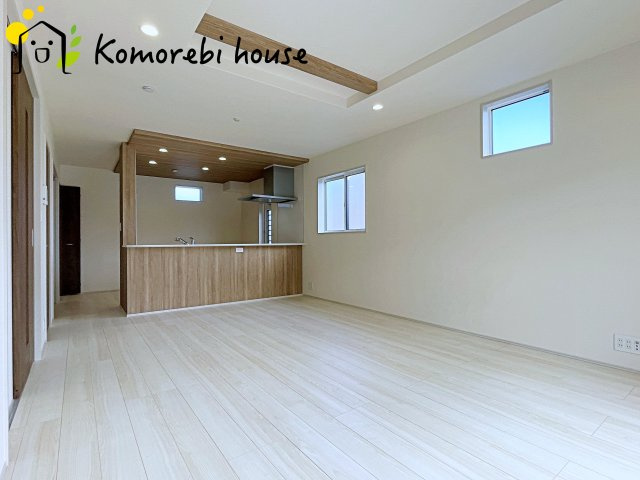 白岡市新白岡8丁目　新築一戸建て　ブルーミングガーデン　04の居間・リビング|11/10　撮影済み