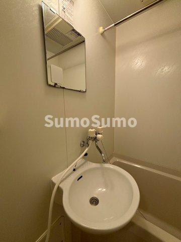 レオパレスクララ九条の洗面所