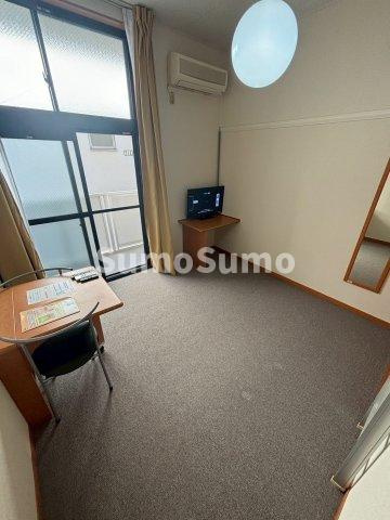 レオパレスクララ九条の居間・リビング