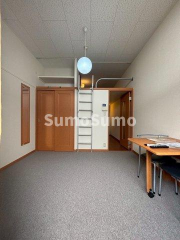 レオパレスクララ九条の寝室