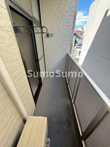 レオパレスクララ九条のバルコニー