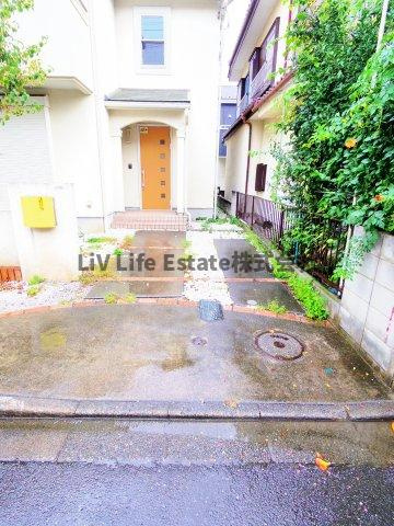 野口町Ｆ邸の駐車場