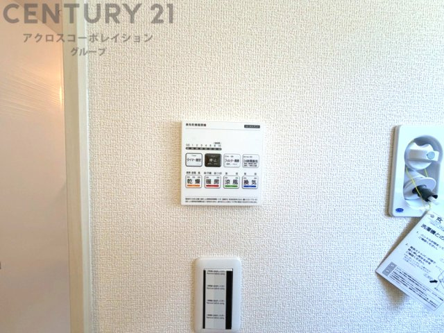 暖房機能があるため、冬場でも温かい浴室で入浴でき、乾燥機能があるため、水気を素早く取り除けます。また、換気機能があるため、湿気を素早く排出してカビや雑菌の発生を防ぐことができます。