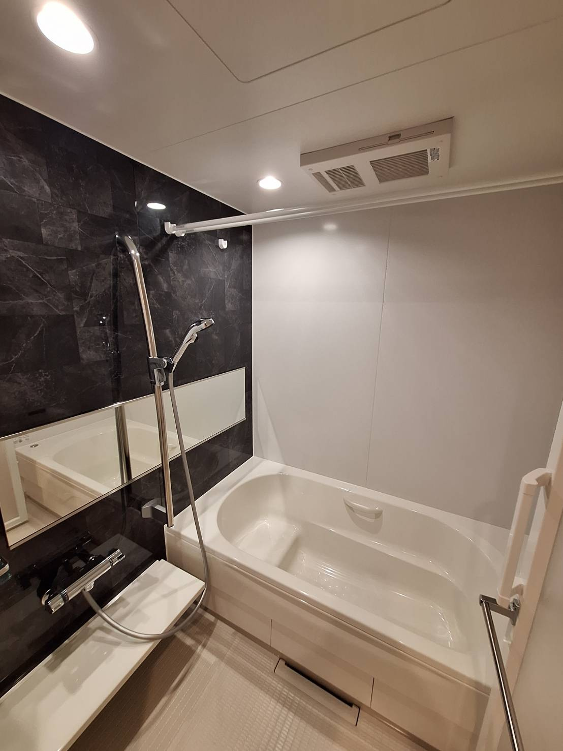 ブラッサム東海岸の浴室