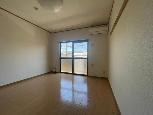 アロッジオ尾ノ上の洋室