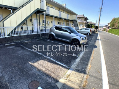 【駐車場】 | ライトハイツH棟 | 駐車場完備です