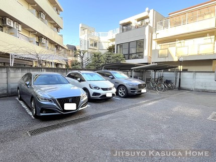 【駐車場】