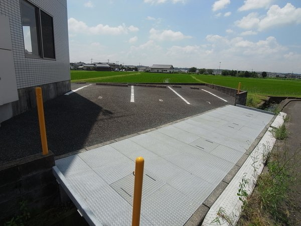 COMPACT菊池の駐車場