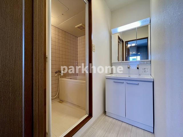 ＳＩＮＡＪＹＵＲＩＭＥ・ＧＲＥＥＮ（シナジュライム・グリーン）の洗面所