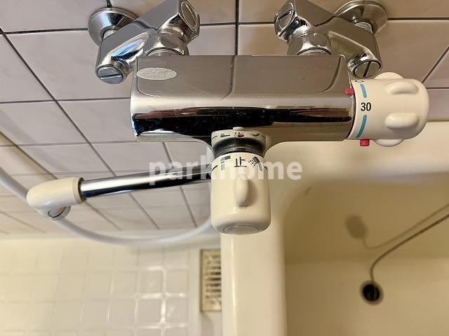 ＳＩＮＡＪＹＵＲＩＭＥ・ＧＲＥＥＮ（シナジュライム・グリーン）の浴室